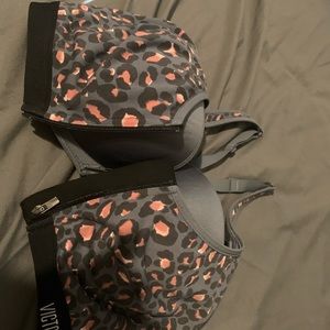 Victoria Secret Sports Bra 34DD